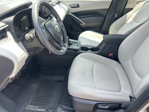 Used 2026 Toyota Corolla Cross L FWD image 13