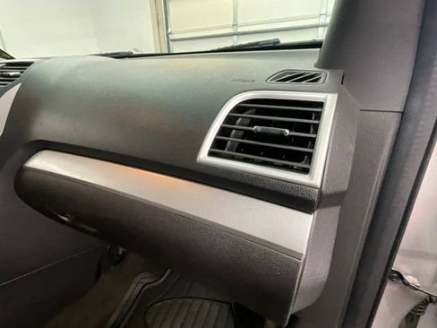 Used 2015 Ford Explorer XLT w/ Equipment Group 202A AWD/4WD image 11