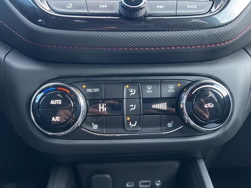 Used 2023 Chevrolet TrailBlazer RS w/ Convenience Package image 20