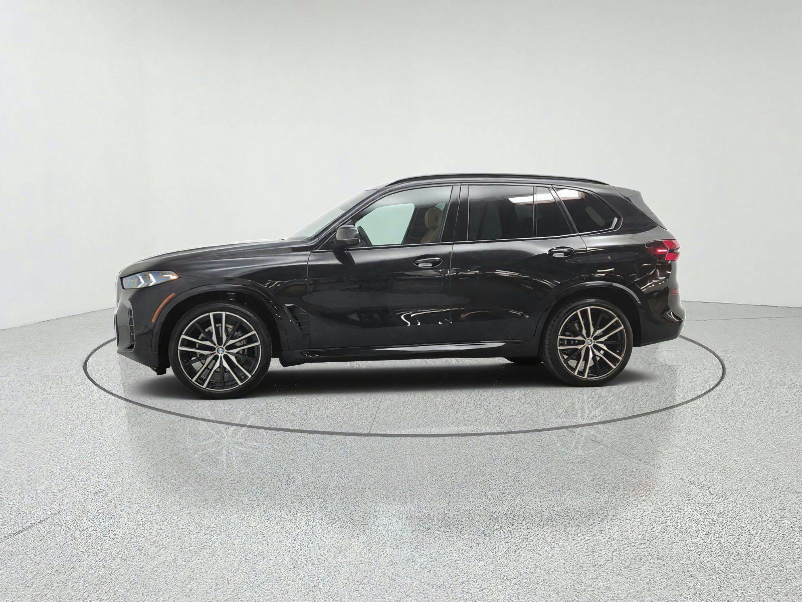 Used 2024 BMW X5 xDrive40i w/ M Sport Package AWD/4WD image 8