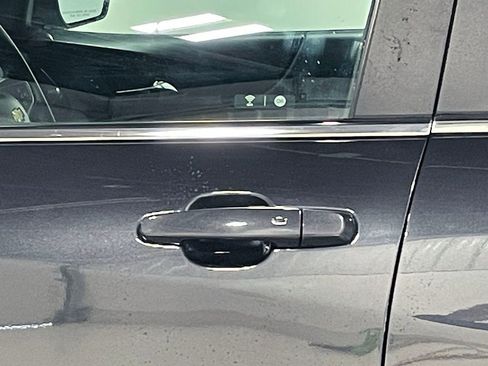 Used 2023 Chevrolet Equinox LT image 17