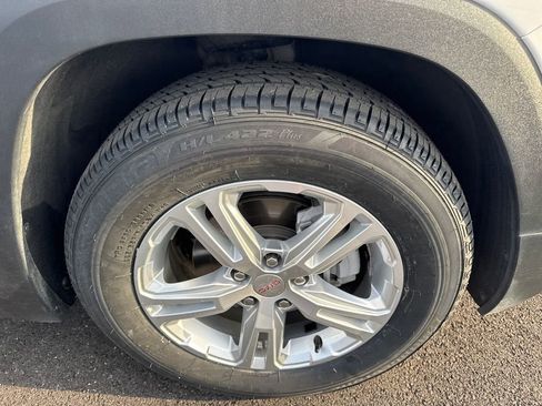 Used 2022 GMC Terrain SLE FWD image 11