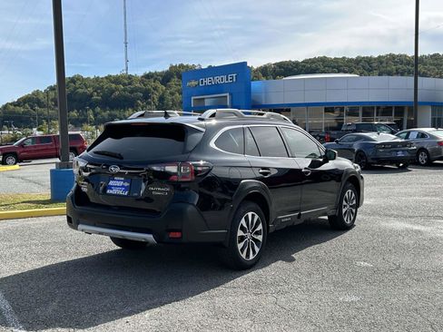 Used 2025 Subaru Outback Touring image 3