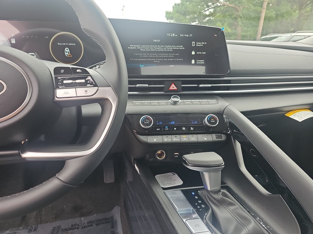 New 2026 Hyundai Elantra Limited FWD image 20