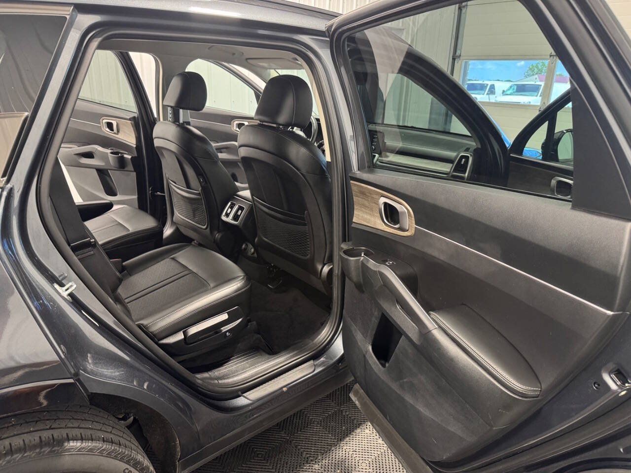 Used 2021 Kia Sorento EX AWD/4WD image 30