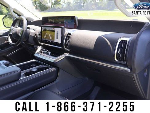 Used 2025 Ford Expedition Platinum AWD/4WD image 36