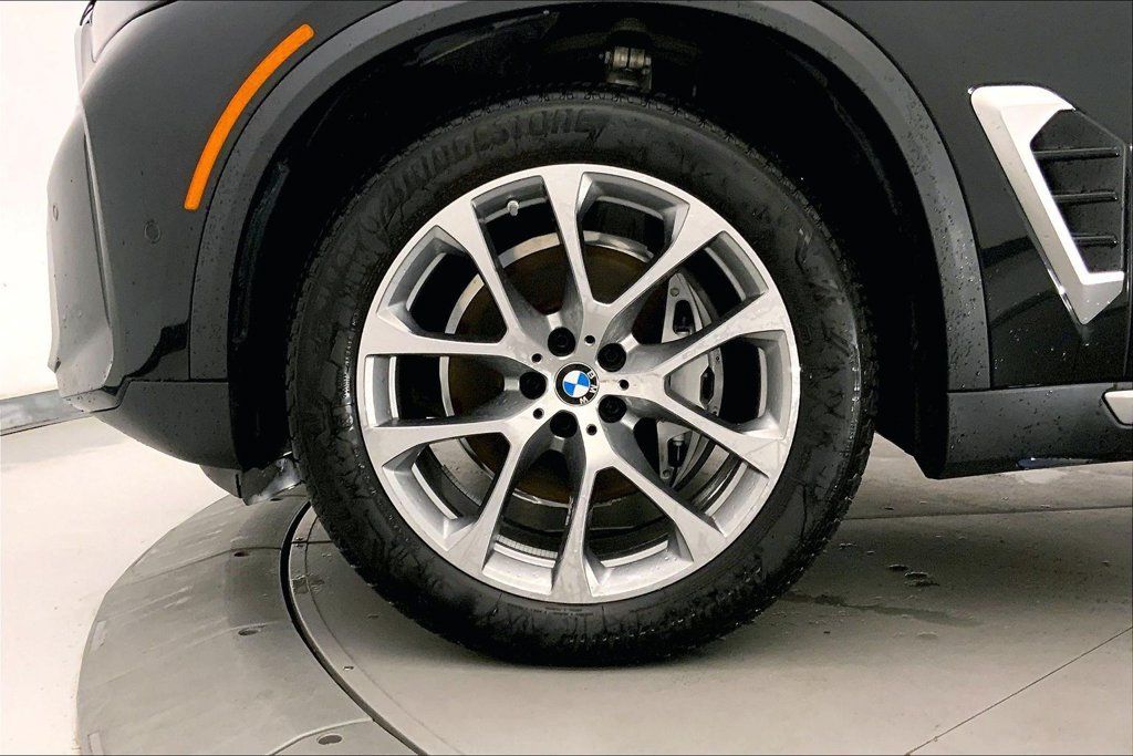 Used 2026 BMW X5 xDrive40i w/ Premium Package AWD/4WD image 8