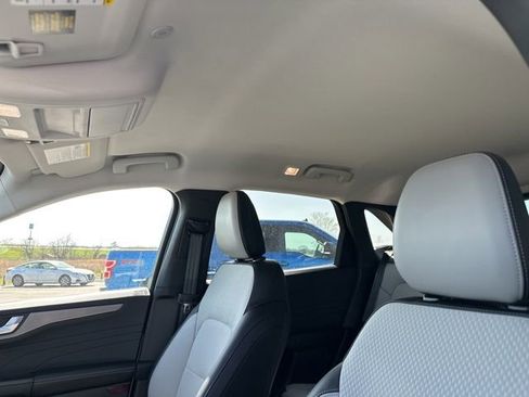New 2025 Ford Escape SE image 14