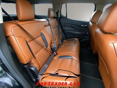 Used 2017 GMC Acadia SLT AWD/4WD image 13