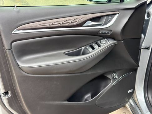 Used 2023 Buick Enclave Avenir w/ Avenir Technology Package FWD image 10