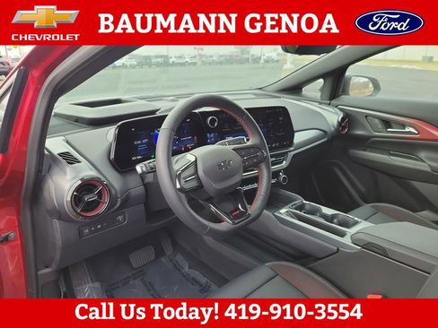 Used 2025 Chevrolet Equinox EV RS w/ Convenience Package II FWD image 3