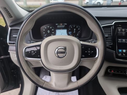 Used 2016 Volvo XC90 T6 Momentum w/ Momentum Plus Package image 18