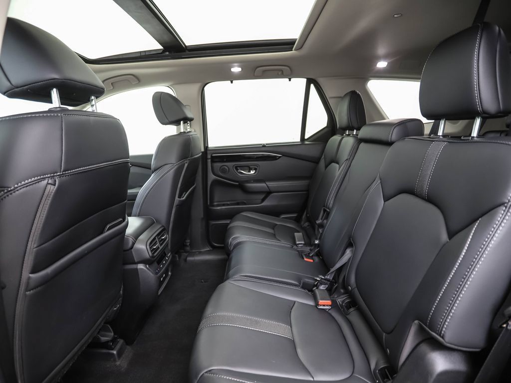 Used 2023 Honda Pilot Touring image 21