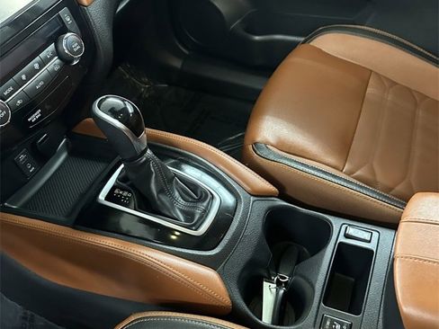 Used 2017 Nissan Rogue SL w/ SL Premium Package image 18