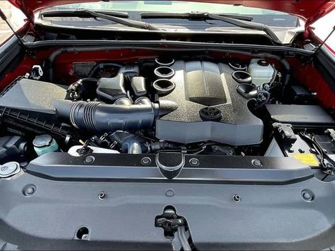 Used 2020 Toyota 4Runner SR5 image 10