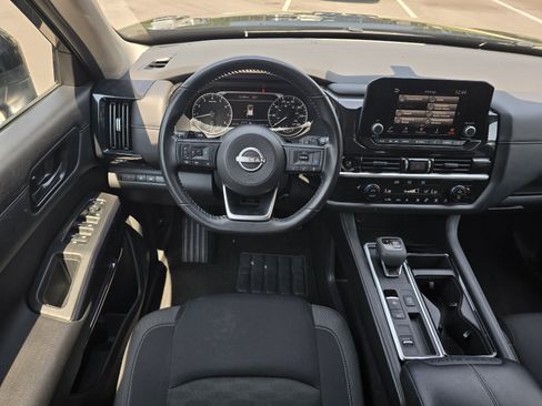 Used 2025 Nissan Pathfinder SV FWD image 14