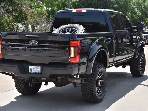 Used 2022 Ford F250 Lariat w/ Black Appearance Package AWD/4WD image 8