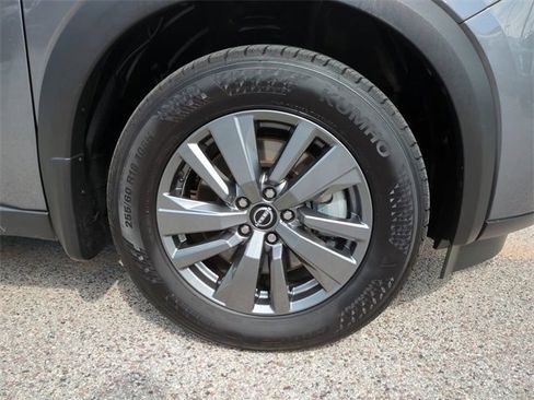 Certified 2025 Nissan Pathfinder SV image 11