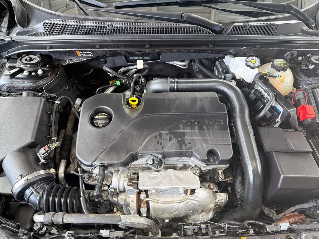 Used 2025 Chevrolet Malibu LT FWD image 30