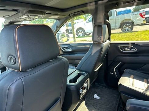 Used 2024 GMC Yukon XL AT4 w/ AT4 Premium Plus Package AWD/4WD image 15