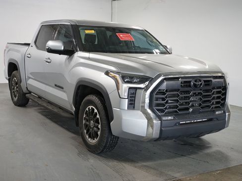Used 2022 Toyota Tundra SR5 image 3