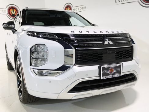 Used 2023 Mitsubishi Outlander SEL image 27