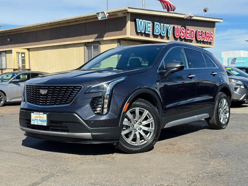 Used 2023 Cadillac XT4 Premium Luxury image 2