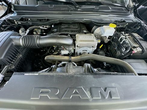 Used 2024 RAM 1500 Laramie AWD/4WD image 32