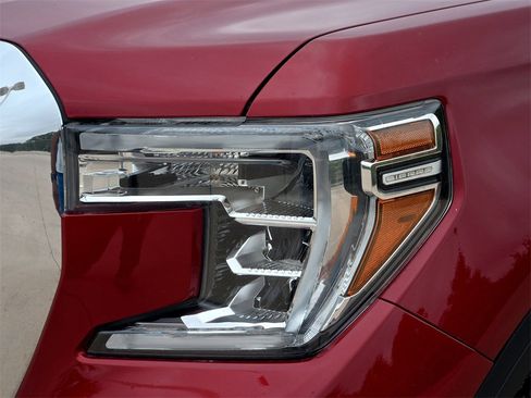 Used 2020 GMC Sierra 1500 SLE w/ SLE Value Package image 3