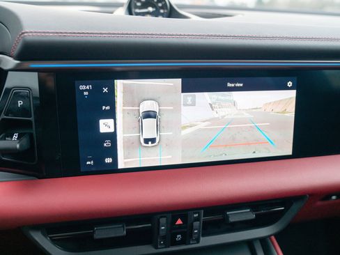 Certified 2025 Porsche Macan Electric image 19