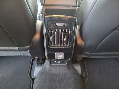 New 2026 Jeep Compass Latitude image 13