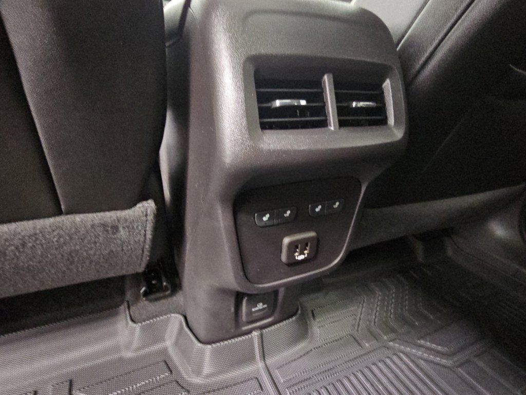 Certified 2024 Chevrolet Equinox Premier FWD image 33