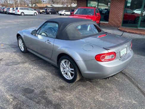 Used 2011 MAZDA MX-5 Miata Sport image 6
