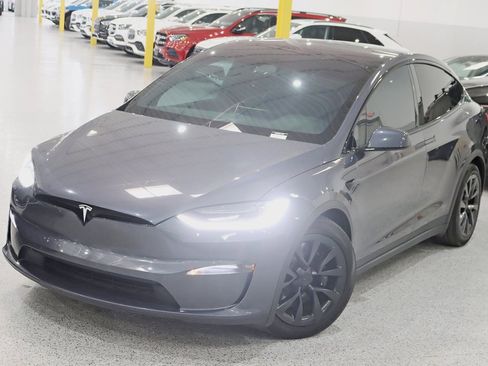 Used 2022 Tesla Model X Plaid image 5