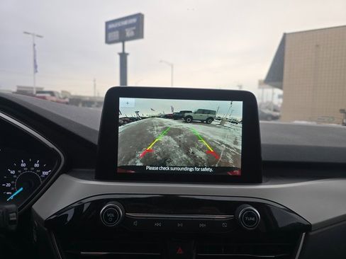 Used 2022 Ford Escape SE image 15