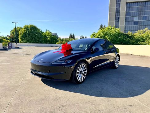 Used 2024 Tesla Model 3 Standard Range RWD image 17