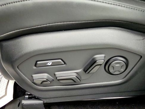 Used 2025 Hyundai Santa Fe Calligraphy AWD/4WD image 11