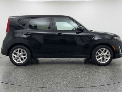 Used 2025 Kia Soul LX w/ LX Technology Package image 11