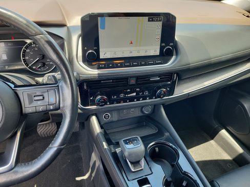 Certified 2021 Nissan Rogue SL w/ Premium Package FWD image 22