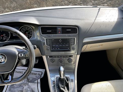 Used 2017 Volkswagen Golf Alltrack SE AWD/4WD image 6