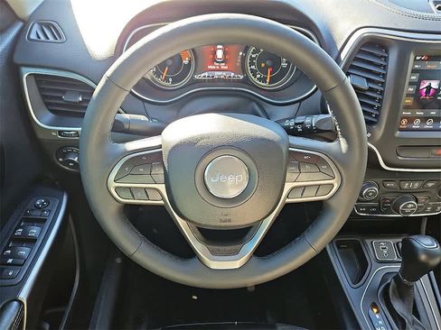 Used 2022 Jeep Cherokee Latitude Lux image 17