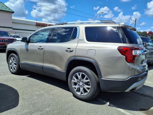 Used 2022 GMC Acadia SLT w/ Technology Package image 3