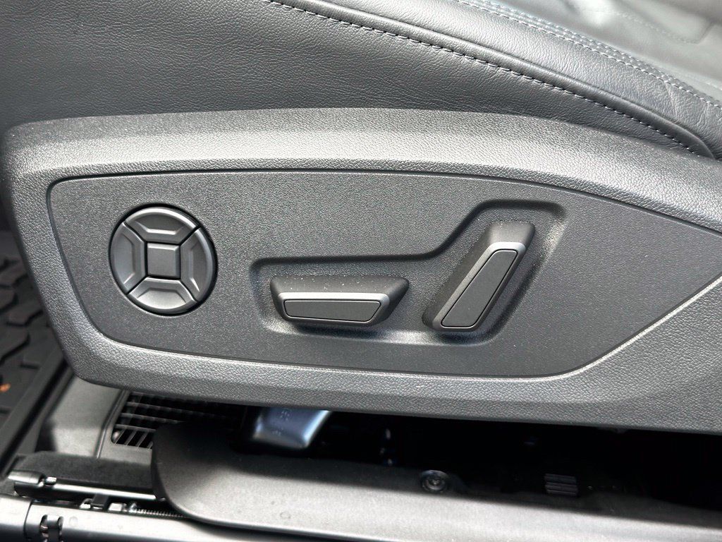 Used 2025 Audi Q3 2.0T Premium AWD/4WD image 17