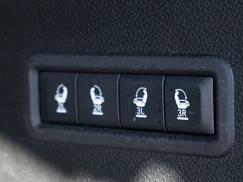 Used 2022 Jeep Wagoneer Series III w/ Rear Seat Video Group 1 image 10