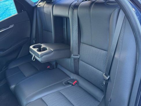 Used 2017 Chevrolet Impala LT image 7