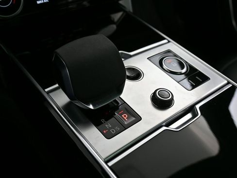 Used 2023 Land Rover Range Rover SE image 24
