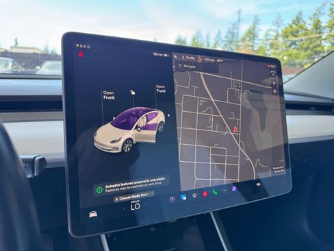 Used 2018 Tesla Model 3 Long Range AWD/4WD image 22