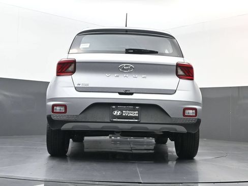 Certified 2026 Hyundai Venue SEL FWD image 25