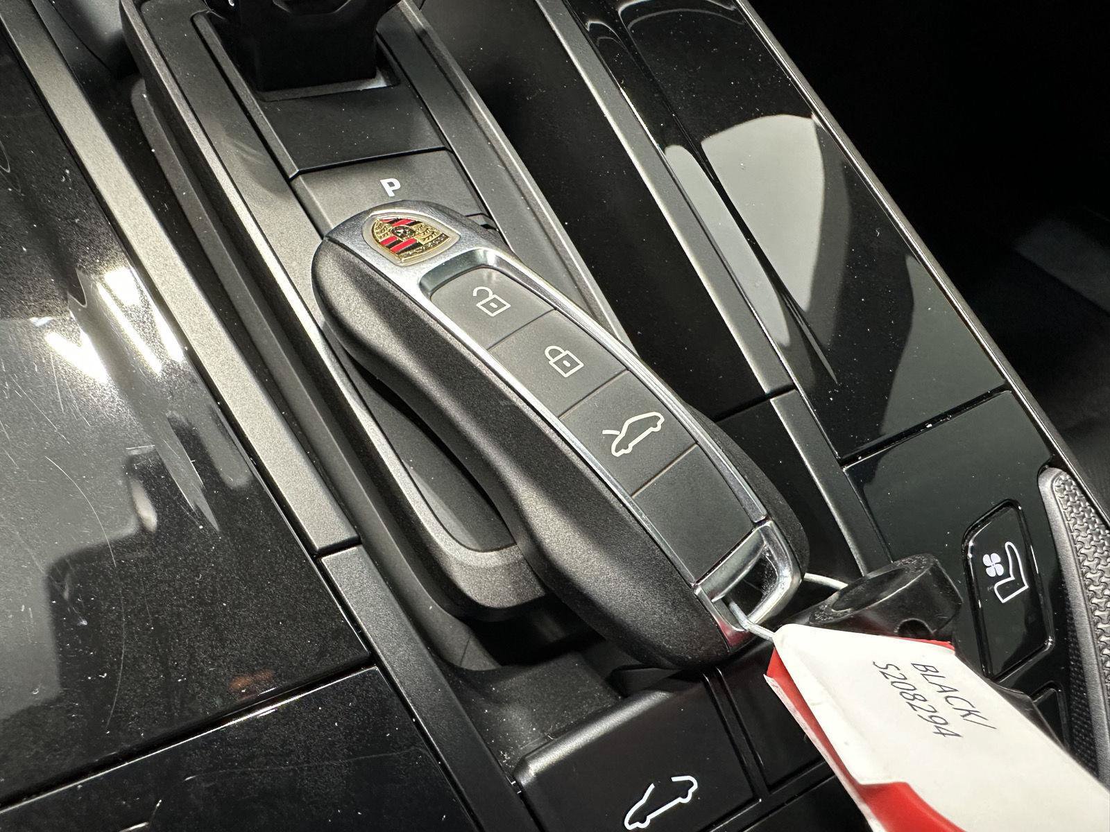 Certified 2025 Porsche 911 Carrera w/ Premium Package RWD image 38