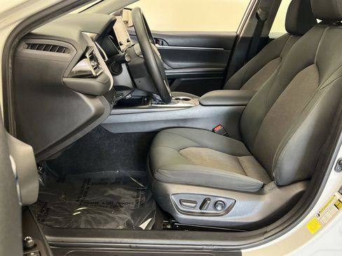 Used 2022 Toyota Camry LE image 11